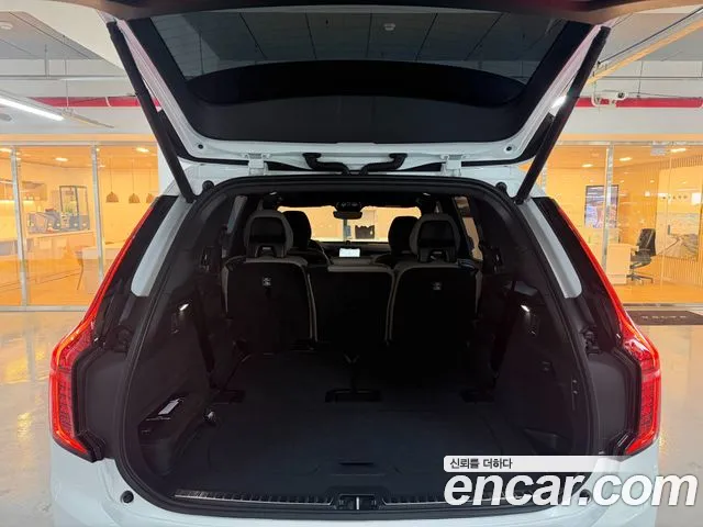 Volvo XC90 — Фото автомобиля 18