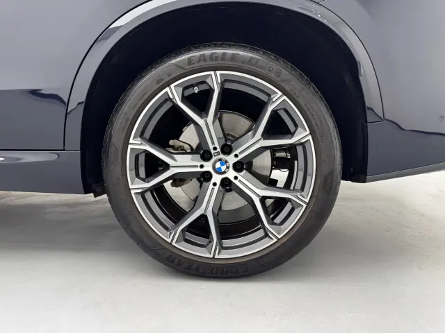 BMW X5 — Фото автомобиля 12
