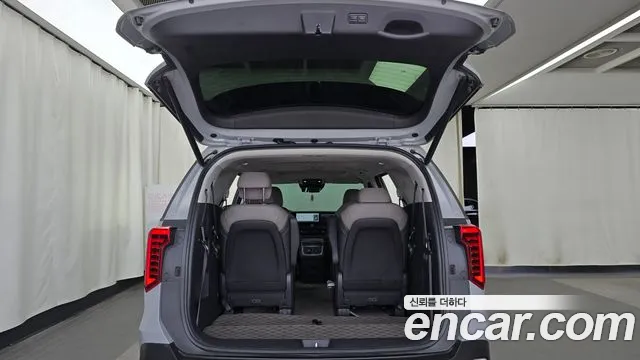 Kia Carnival Generation 4 — Фото автомобиля 26