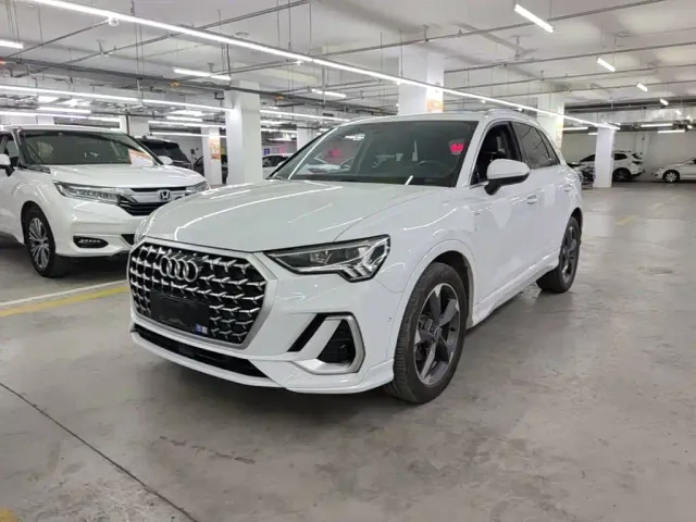 Фотография автомобиля — Audi Q3