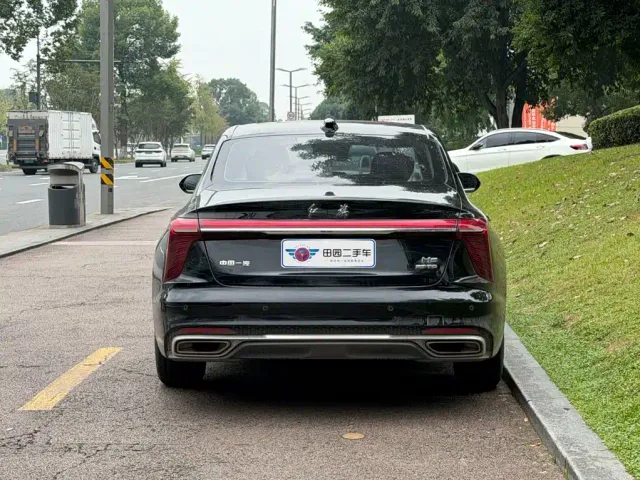 Hongqi H5 — Фото автомобиля 5