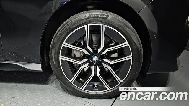 BMW 7-Series 7 серия (G70) 740i xDrive M Sport — Фото автомобиля 5