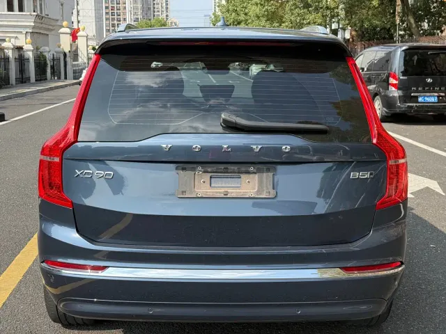 Volvo XC90 — Фото автомобиля 6