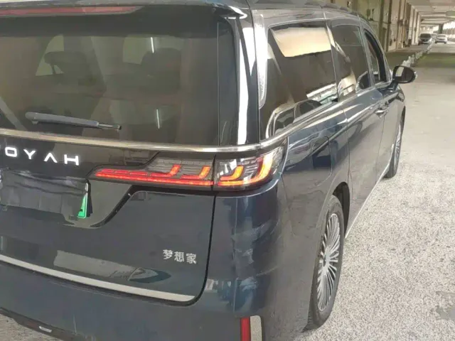 Voyah Auto Voyah Dreamer 2025 PHEV AWD Excellent Kunpeng Edition — Фото автомобиля 7