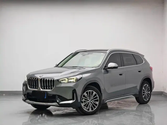 Фотография автомобиля — BMW X1