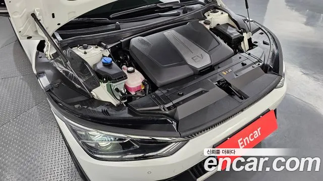 Kia EV6 — Фото автомобиля 6