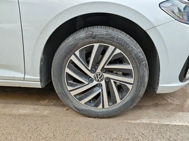 Volkswagen Lavida — Фото автомобиля 24