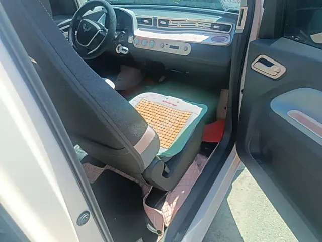 Wuling Hongguang Mini EV — Фото автомобиля 8