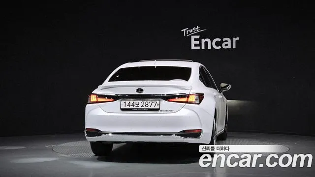 Lexus ES 7th Gen — Фото автомобиля 4