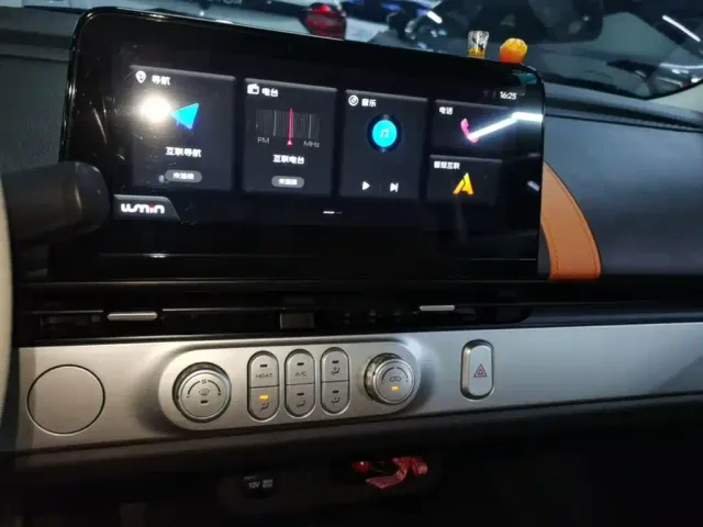 Changan Lumin — Фото автомобиля 12