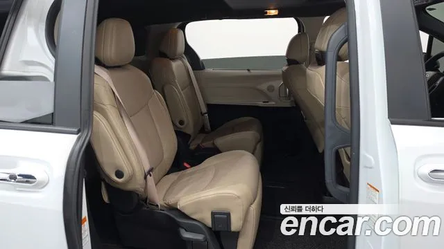 Toyota Sienna Generation 4 — Фото автомобиля 10