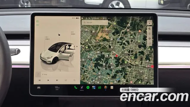 Tesla Model Y — Фото автомобиля 19