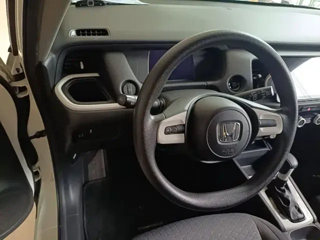 Honda Fit — Фото автомобиля 10