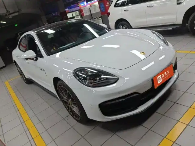 Porsche Panamera — Фото автомобиля 2