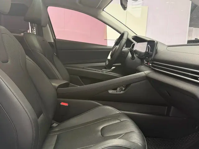 Hyundai Elantra — Фото автомобиля 17