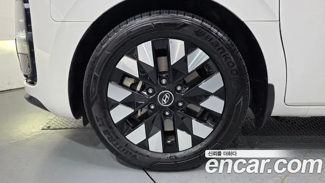 Hyundai Staria Staria L3.5 Lounge 7 мест — Фото автомобиля 5