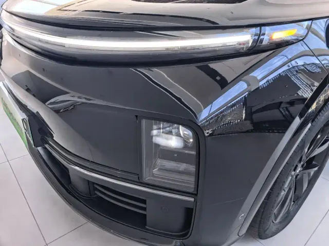 Li Auto L7 — Фото автомобиля 9