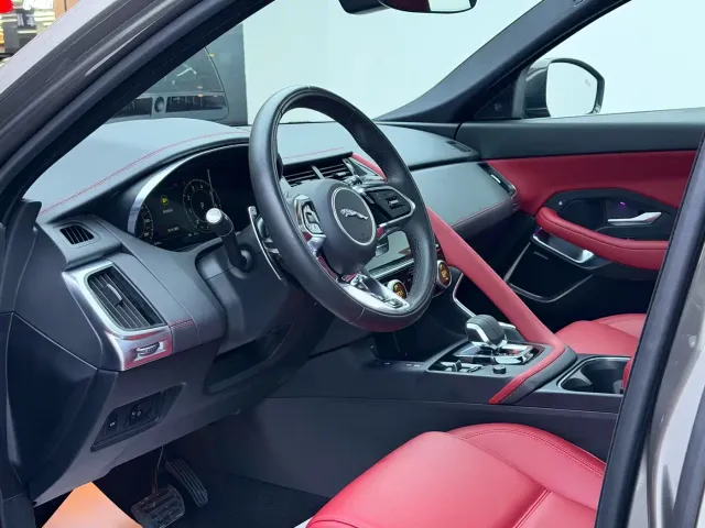 Jaguar E-PACE — Фото автомобиля 10