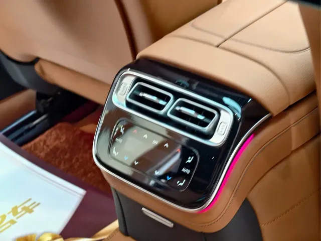 Mercedes-Benz S-Class — Фото автомобиля 12