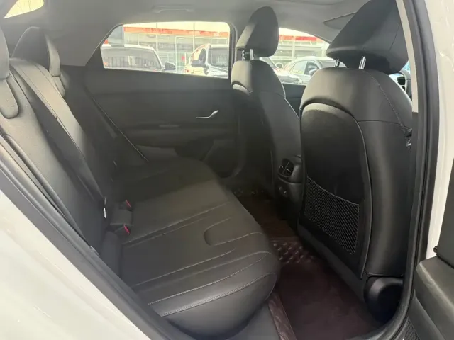 Hyundai Elantra — Фото автомобиля 9