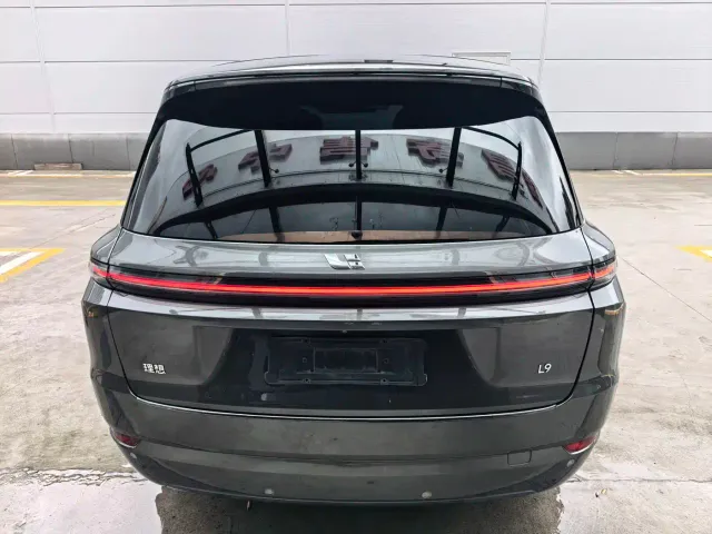 Li Auto L9 — Фото автомобиля 5