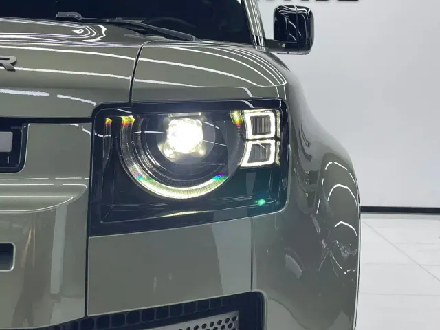 Land Rover Defender — Фото автомобиля 24