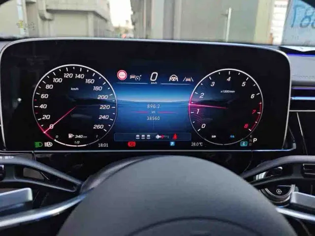 Mercedes-Benz E-Class — Фото автомобиля 7