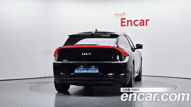 Kia EV6 — Фото автомобиля 3