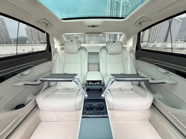Audi A8 — Фото автомобиля 10