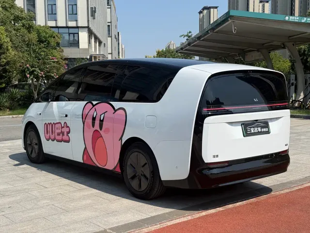 Li Auto MEGA — Фото автомобиля 7