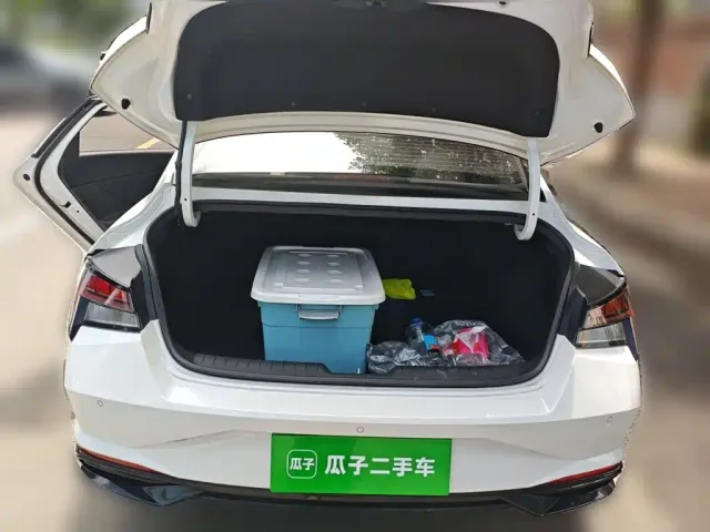 Hyundai Elantra — Фото автомобиля 9