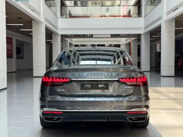 Audi A4L — Фото автомобиля 6