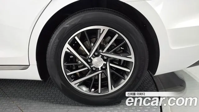 Hyundai Grandeur New — Фото автомобиля 6