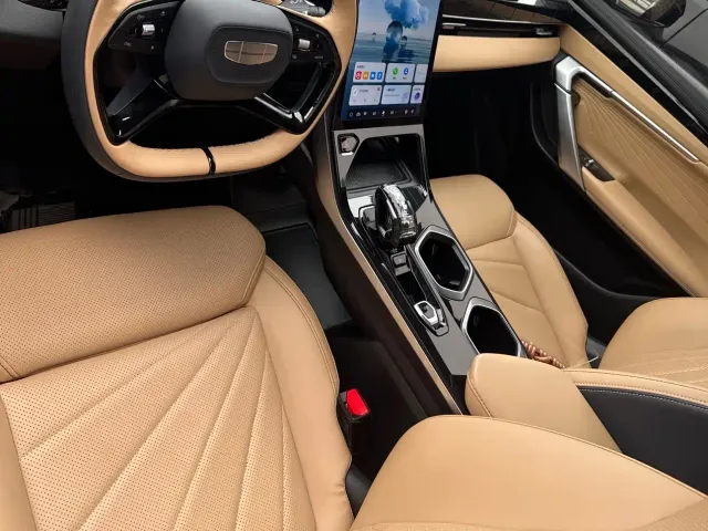 Geely Boyue L — Фото автомобиля 4