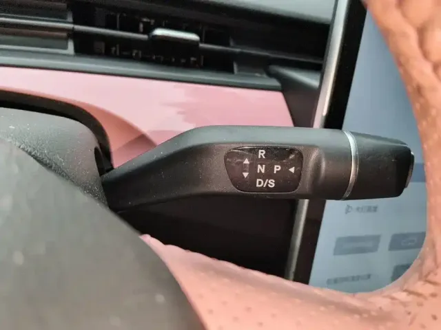 Nezha Auto Nezha V 2021 Witch Edition — Фото автомобиля 10