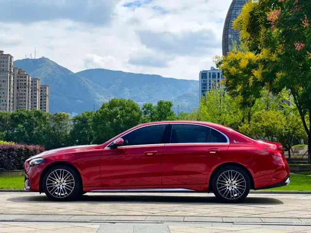 Mercedes-Benz C-Class — Фото автомобиля 3