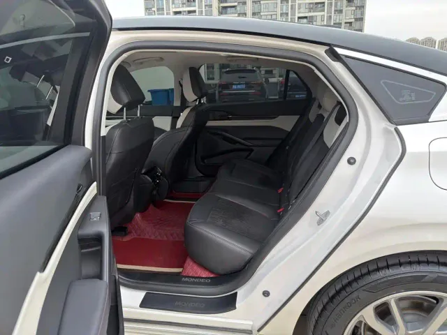 Ford Mondeo — Фото автомобиля 8