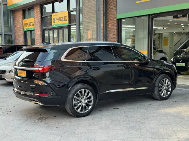 Buick Enclave — Фото автомобиля 4