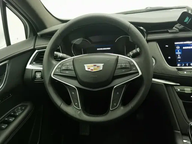 Cadillac XT5 — Фото автомобиля 11