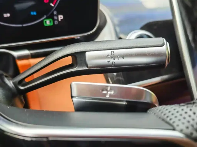 Mercedes-Benz S-Class — Фото автомобиля 12