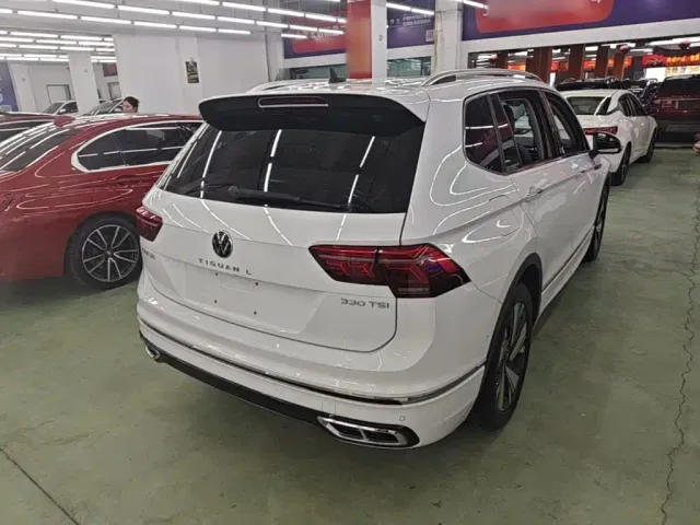 Volkswagen Tiguan L — Фото автомобиля 6