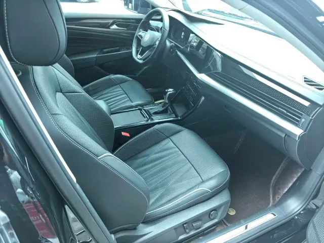 Volkswagen Passat — Фото автомобиля 3