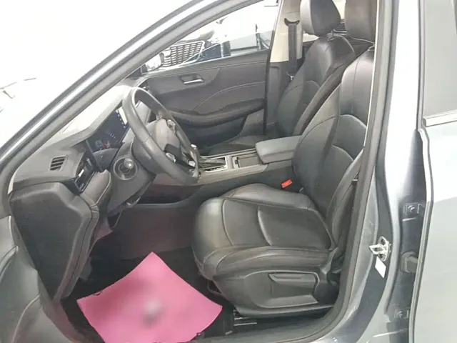 Roewe i5 — Фото автомобиля 14