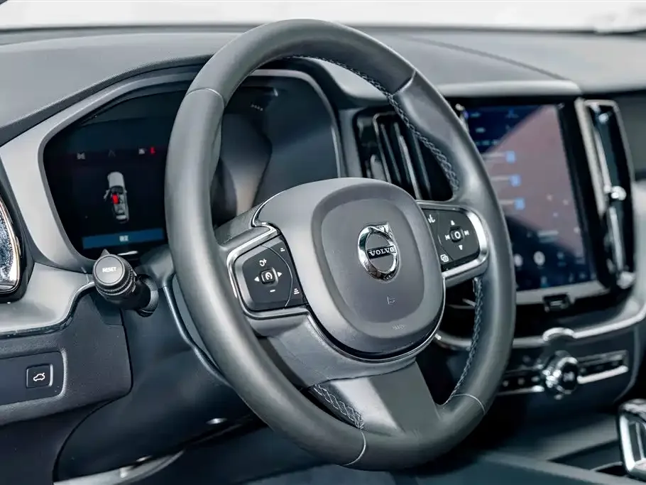 Volvo Volvo XC60 2022 B5 AWD R-Design — Фото автомобиля 9