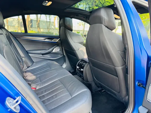 BMW 5 Series — Фото автомобиля 7