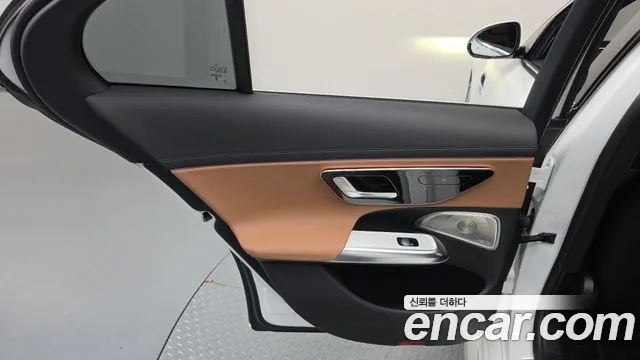 Mercedes-Benz E-Class — Фото автомобиля 14