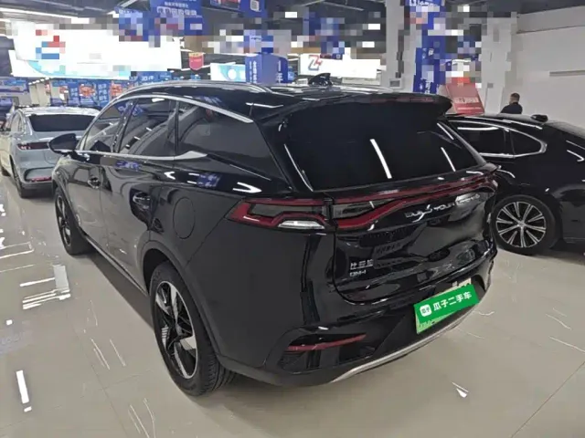 BYD Tang — Фото автомобиля 4