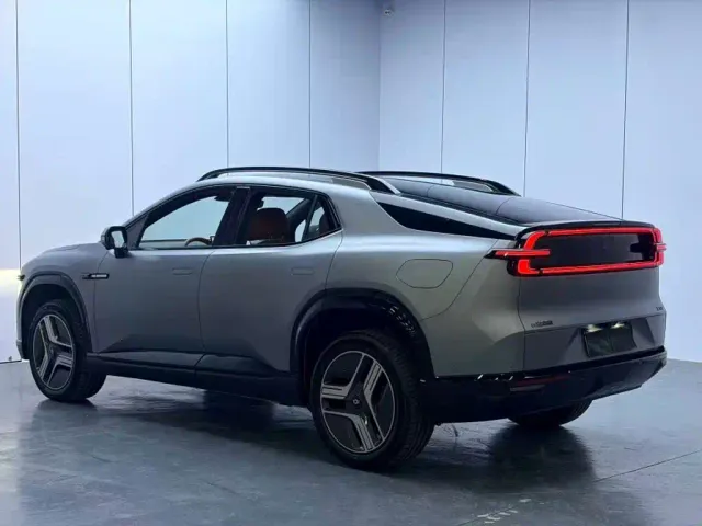 Changan Qiyuan E07 — Фото автомобиля 6