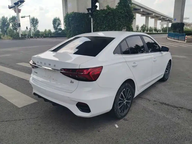 Roewe i5 — Фото автомобиля 6