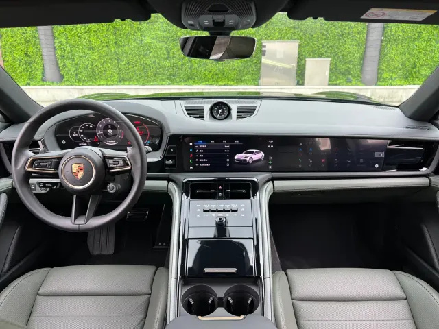 Porsche Panamera — Фото автомобиля 18